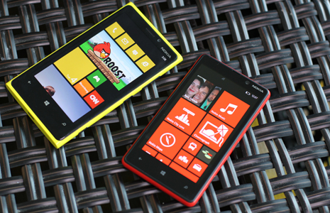 Nokia-Lumia-920-and-Lumia-820