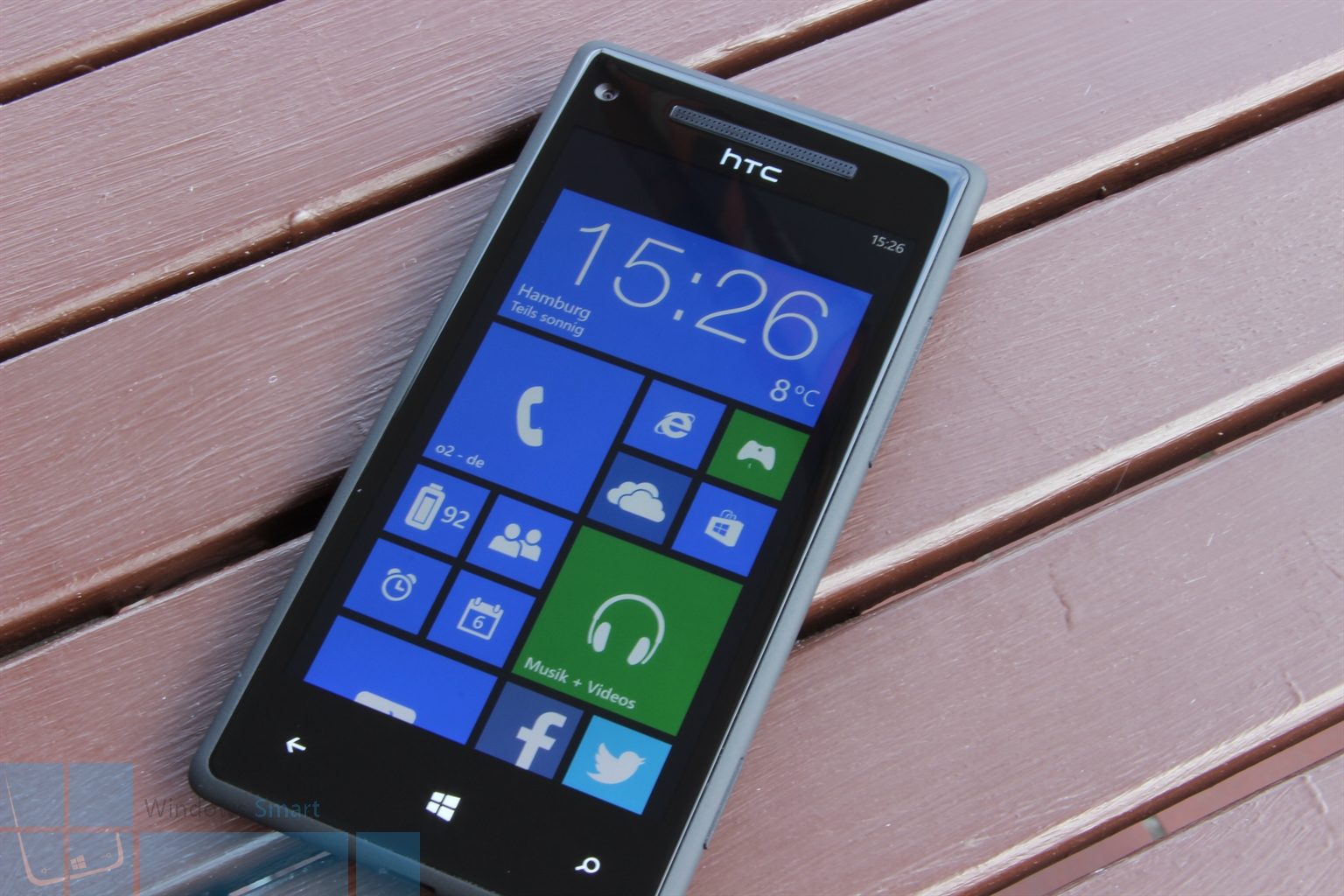 HTC 8X (8)