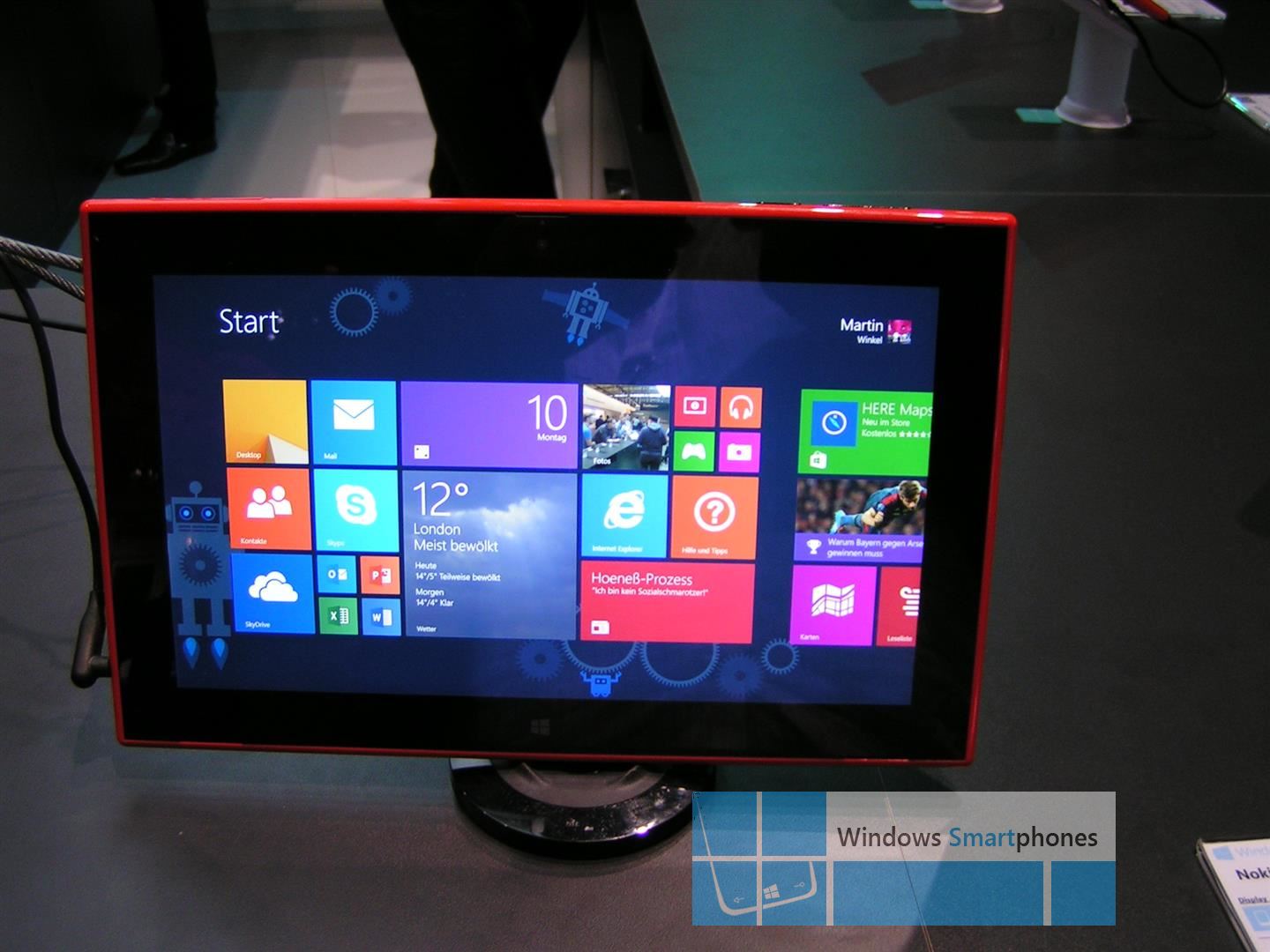 Lumia 2520 in glänzendem Rot